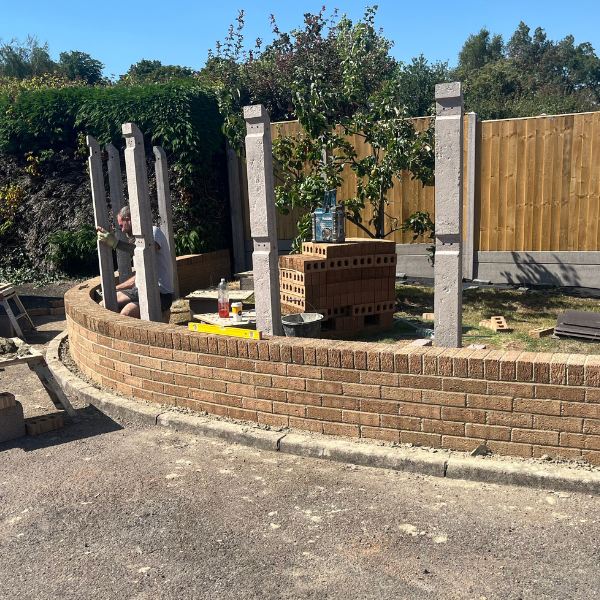 Knights Masonry - garden fence with concrete posts